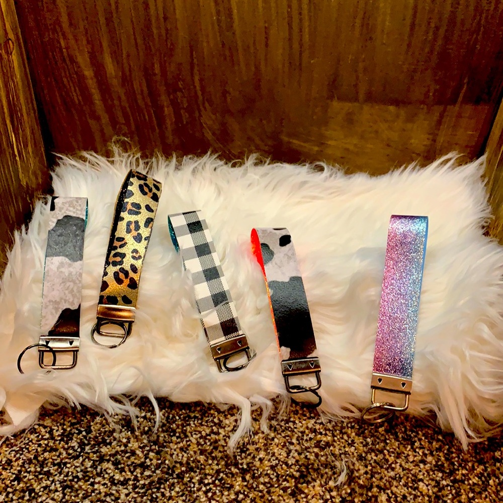 Wristlet faux leather keychain